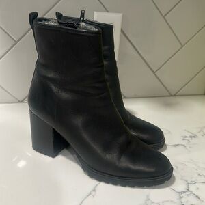 ALDO faux fur lined black booties size 7